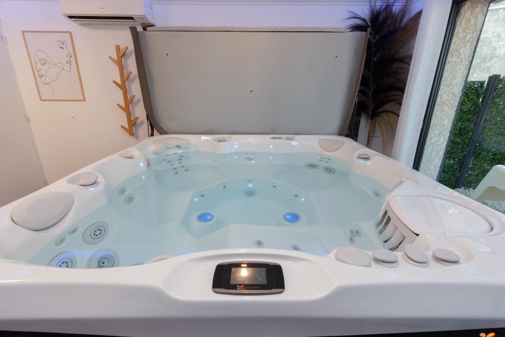 Casa Amor & Spa, Appartement Suite Jacuzzi & Piscine Chauffee Montfort-sur-Argens Esterno foto